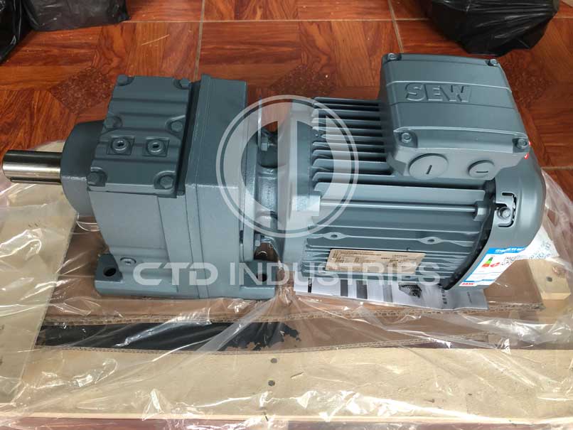 Động cơ liền hộp giảm tốc Sew Eurodrive R47 DRE90L4