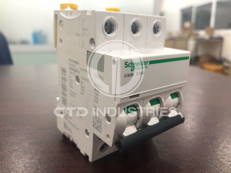 Bộ ngắt mạch Schneider iC60N C50A
