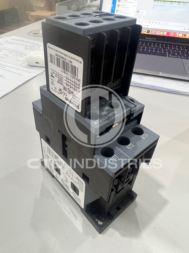Khởi động từ Siemens 3RT2023-1AP04